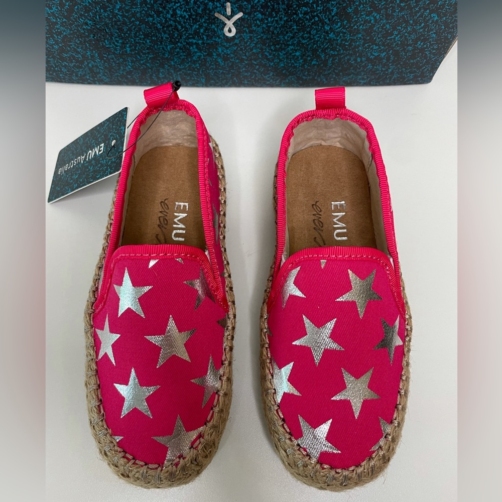 EMU Australia Gum Starry Night Sneaker NIB Fuchsia Silver Stars